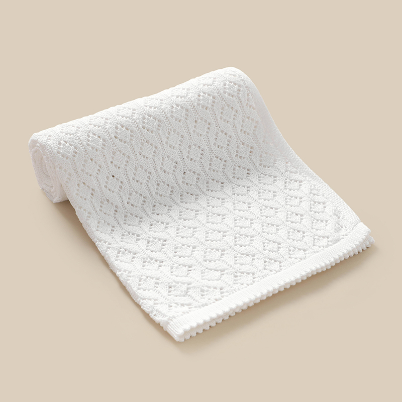 Coperte per Neonati in Maglia  - Baby Girl Nursery Quilt recensione e prezzo