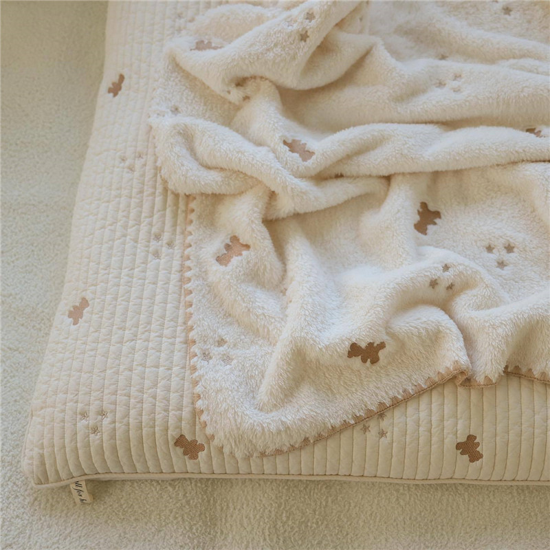Coperte per bambini invernali  - Baby Girl Nursery Quilt recensione e prezzo